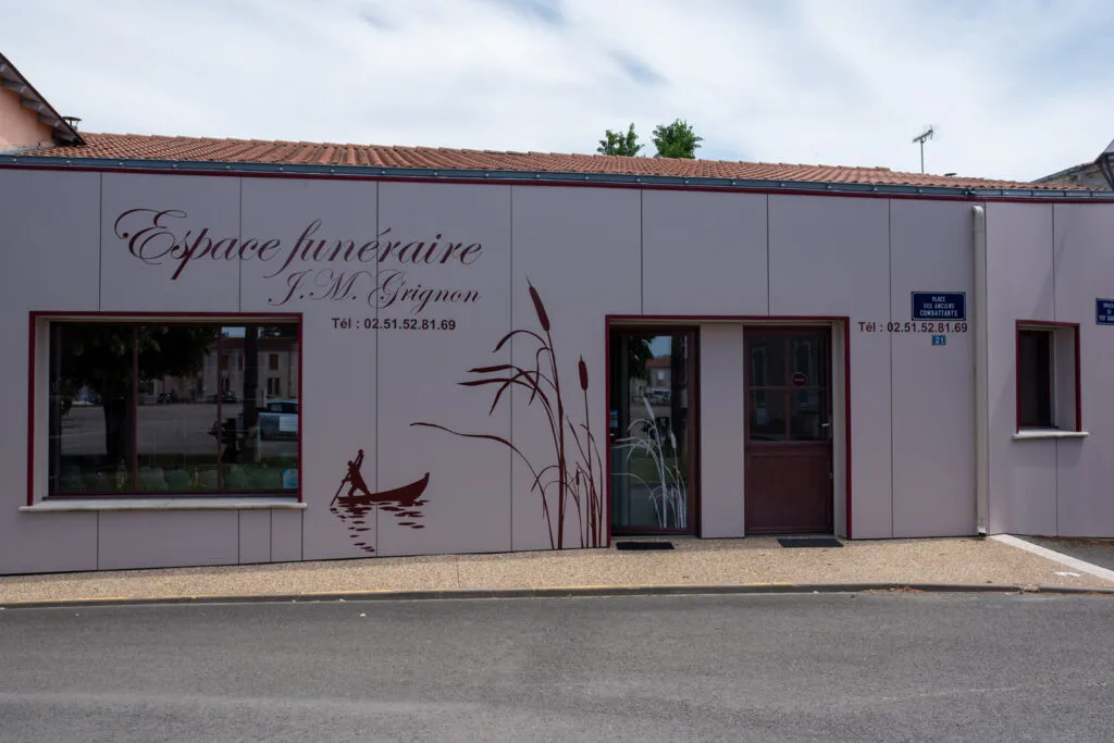 Devanture de l'Espace funéraire J.M. Grignon au Langon